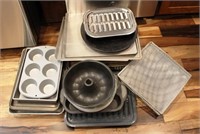Assorted Cooking and Baking Pans