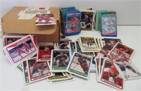 Hockey and baseball cards, Approx. 400