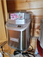 Cuisinart icecream maker 1.5 qt w/ removable...