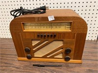 PHILCO ANTIQUE STEREO - CORD DAMAGE SHOWN