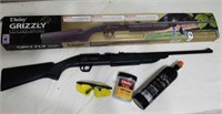 Daisy Grizzly single pump air rifle + accessories;