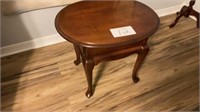 Broyhill end table with drawer