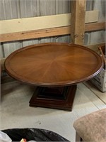 Beautiful Round Pedestal Coffee Table