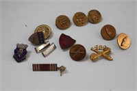 VINTAGE MILITARY PINS AND INSIGNIAS