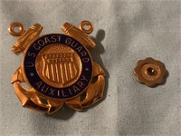 US USCGA Coast Guard Auxiliary Hat Badge in Gold &