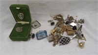 SELECTION OF VINTAGE CUFFLINKS