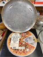 Pizza set and pans