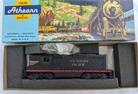Athearn HO Southern Pacific Locamotive