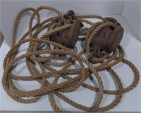 (AB) Vtg Barn Rope Pulley