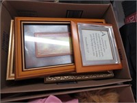 BOX OF ASSORTED PICTURES/ FRAMES