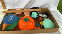 Pots and pan toy set, miscellaneous