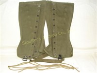 1 pr Green canvas leggings (new) w/tie strings