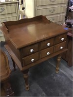 2-drawer accent table 22x19x26