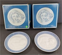 Pair of 1971 Mother's Day Lladro Plates in Boxes
