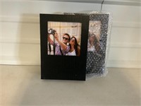 2 4x4 picture frames