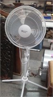 oscillating floor fan