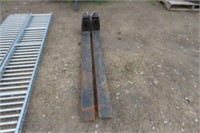 PIN ON PALLET FORKS HAS A BEND