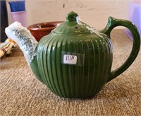 Vintage Green Ribbed Teapot by Fraunfelter China