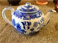 HIC Japan Blue Willow Teapot 6" H x 9" L