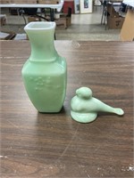 2 Green Decorative Items / Vase / Bird /no ship