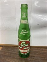Vintage Glass 9 ounce Sun-Drop Bottle. No ship
