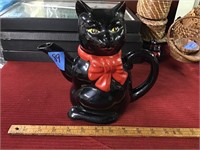 Black cat Wells China teapot 9” tall