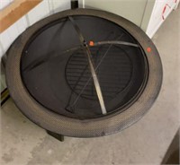 Metal fire pit with lid