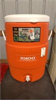 Igloo 10Gal Drinking Water Cooler with Igloo Cup