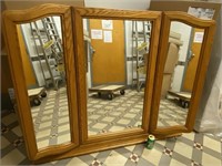 Grand miroir en bois précieux 53 po X 44 po