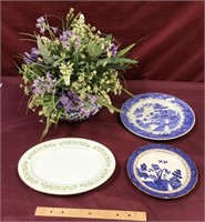 Vintage Blue Willow Plates, Porcelain