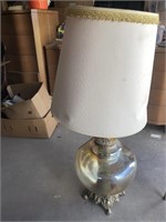 Glass bottom table lamp
