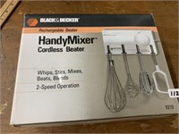 BLACK AND DECKER HANDY MIXER-NEW IN BOX