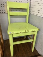 CHILD SIZE WOODEN CHAIR