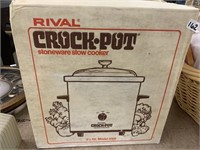 RIVAL CROCK POT NEW IN  BOX