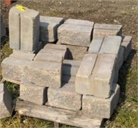 Pallet of misc. landscaping wall block