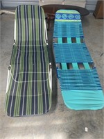 2 vintage sun chairs