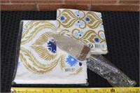 Fragonard Bleu Dore runner - server & napkin set