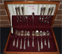 Holmes & Edwards IS Silverplate 8place/50pc set