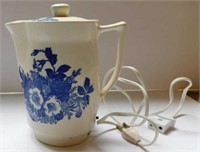 Blue & white electric pot w/ cord -