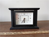 Black Quartz Clock with Manual Rotating Center