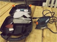 Black & Decker Mouse Sander w/Pads & Case
