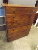 Pine Chest of Drawers -- 8 Drawers