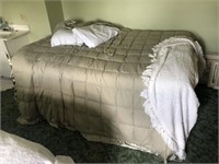 B3-Twin bed, full mattresses