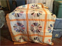 ANTIQUE QUILT - nice quilt - handmade