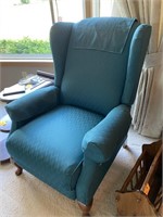 UPHOLSTERED SIDE CHAIR