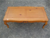 PINE COFFEE TABLE - MADE IN CANADA 48X24X16"