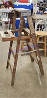 4ft wooden ladder