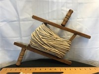 Vintage string wood holder