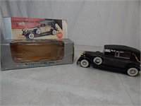 Vintage 1928 Lincoln 1/18th Scale Car AM Radio
