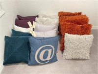 15PC ASSORTED PILLOWS